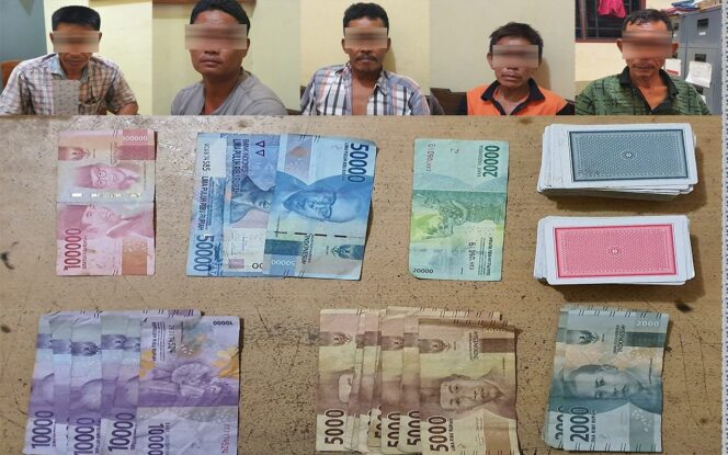 
					Jajaran team tekab 308 sat reskrim polres lampung barat berhasil aman kan (5) pelaku judi remi