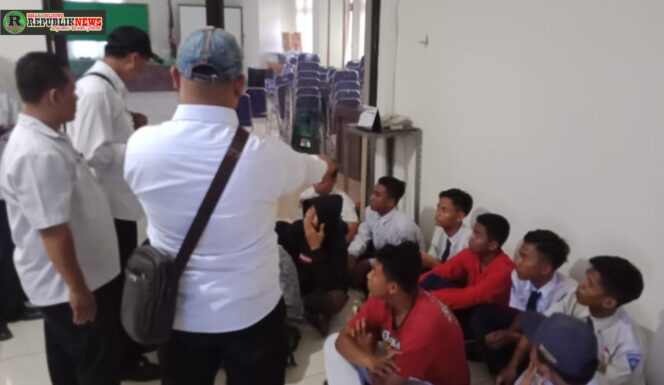 
					Nongkrong Di Warkop , Sebanyak 25 Siswa terjaring Saat Operasi Kasih  Sayang.