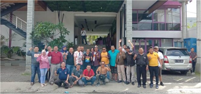 
					Humas Kabupaten Madiun Study Banding Ke Pemkab Badung Bali Bersama 55 Wartawan Cetak Dan Online