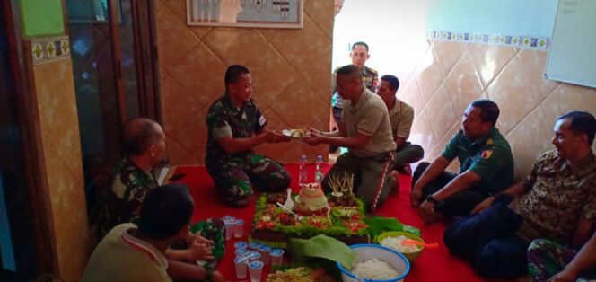 
					PEMOTONGAN TUMPENG, MASJID ROUDLOTUL IMAN MOJOKERTO DI REHAB