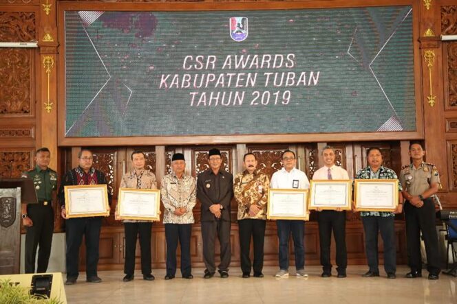 
					Penghargaan CSR Award diantara Perusahaan Yang Tidak Peduli CSR