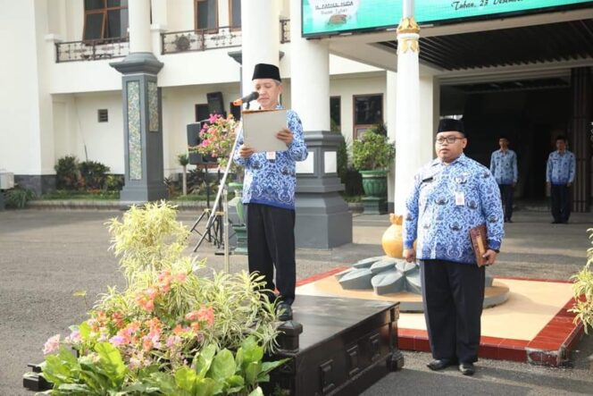 
					Sekda di Hari Ibu : Perempuan Mampu Menjadi Agent Of Change Dalam Dimensi Kehidupan Berbangsa dan Bernegara.