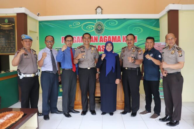 
					Kunjungan Kapolres Lampung Barat Ke Kantor Pengadilan Agama