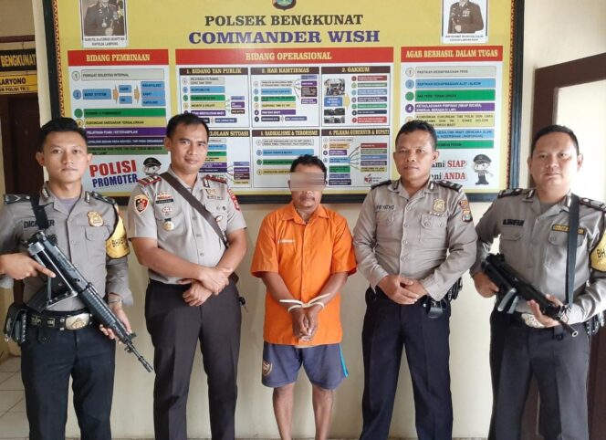 
					Pelaku Pencabulan Anak Tiri Di Amankan Polsek Bangkunat Lampung Timur