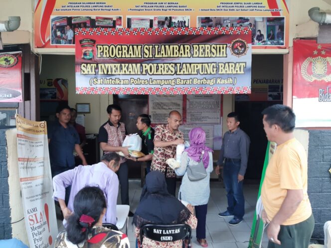 
					Sat Intelkam Polres Lapung Barat Kembali Mengelar Si Lambar Bersih Dan Laksanakan Berbagi Kasih