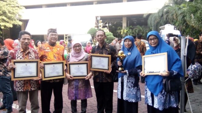 
					6 Sekolah di Tuban Raih Adiwiyata dari KLHK.