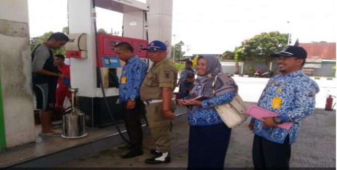 
					Diskoperindag Lampung Barat Segel Alat Takar SPBU Kembahang