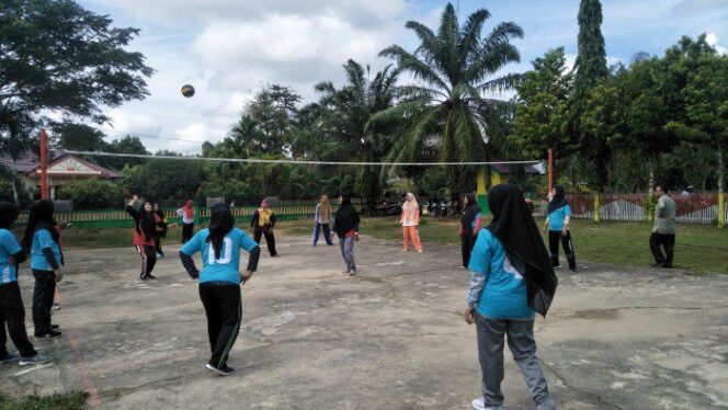 
					Peringatan HAB ke 74 Kemenag Di Aceh Timur Jalin Silaturahmi Lewat Lomba Bola Volly