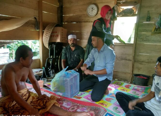 
					Kunjungan Sosial Dinas Sosial Bersama Anggota DPRA Tgk. M. Yunus Yusuf (Abon Idi Cut)