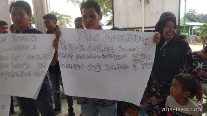 
					Perangkat dan Perwakilan Masyarakat Gampong Suka Damai Datangi Kantor BKPSDM