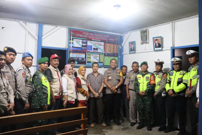 
					Polres Lampung Barat Laksanakan Operasi Gabungan Menjelang Malam Hari Natal