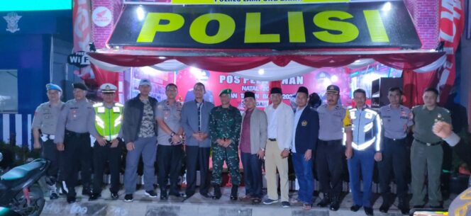 
					Dandim 0422 Bersama Wakapolres Lampung Barat Beserta Aparatur Pemerintah Pantau Keamanan Ibadah Natal