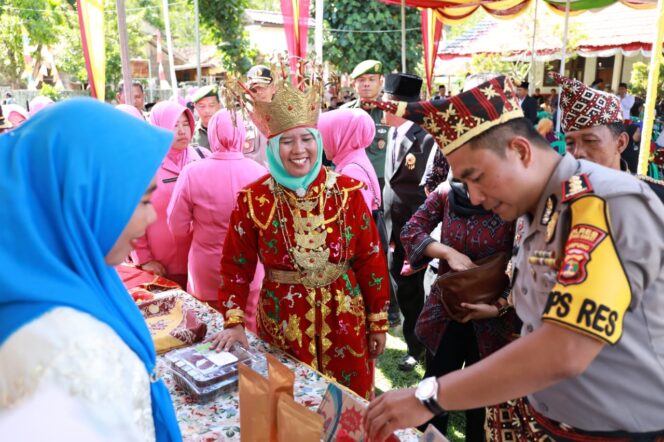
					Polres Lampung Barat Menggelar Pengobatan Gratis di Kabupaten Pesisir Barat