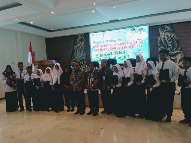 
					Puncak Peringatan  Hari Kesehatan Nasional ke -55 dan Hari Penglihatan Sedunia