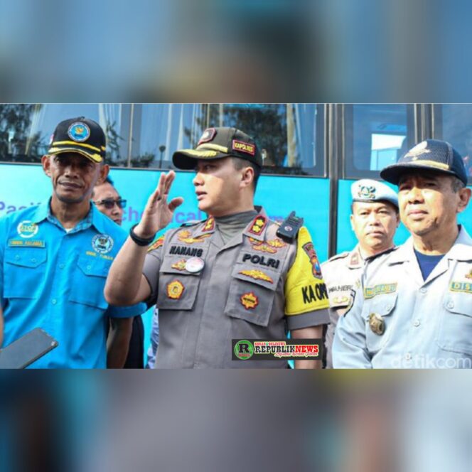 
					Pengecekan Urine Pengemudi Umum Oleh Petugas Gabungan.