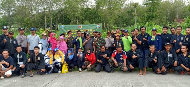 
					Masyarakat Paciran Dukung Gerakan Penghijauan