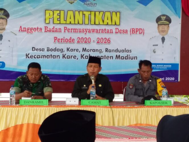 
					CAMAT KARE LANTIK 36 ANGGOTA BPD TERPILIH YANG DI IKUTI EMPAT DESA SEKECAMATAN KARE