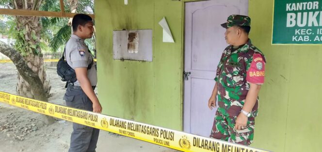 
					Kantor Keuchik Buket Jok Kecamatan Idi Rayeuk Diduga Dibakar OTK