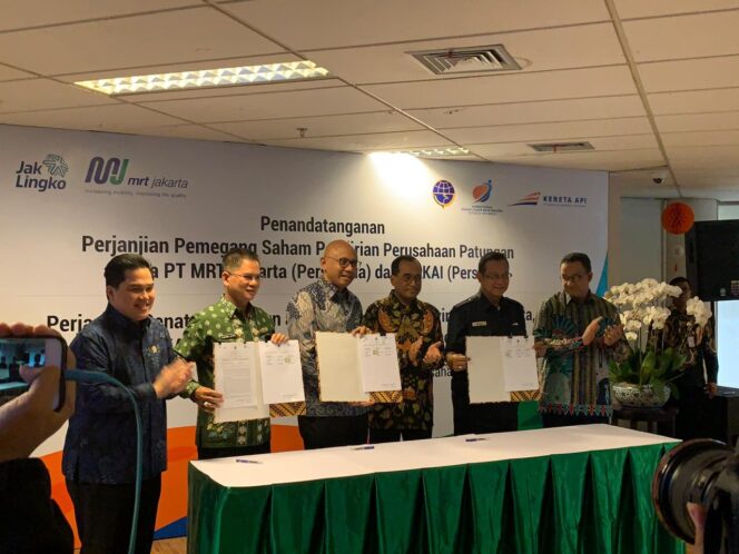 
					Dirut KAI dan MRT Bentuk Usaha Patungan Integrasi Moda Transportasi