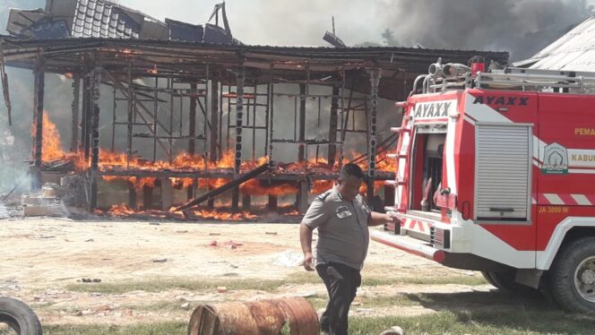 
					Si Jago Merah Hanguskan Satu Buah Rumah Guru Sekolah Dasar Wilayah Kecamatan Peudawa Aceh Timur