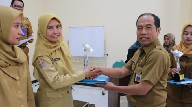 
					Masruroh, Guru TK Kartika IX-44 Yonkes Karangploso Jadi Juara I Inobel