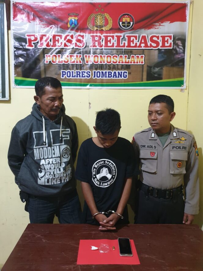 
					Polsek Wonosalam Amankan Pelajar Terlibat Peredaran Pil Dobel L