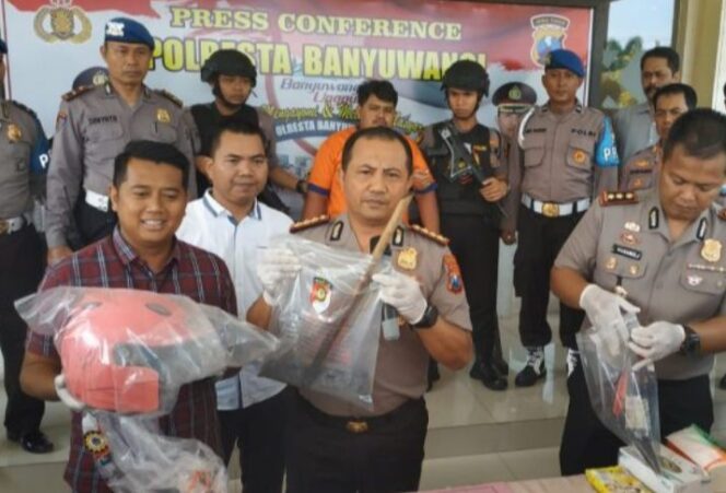 
					Polisi Ungkap Pelaku Pembakaran Mayat Wanita Di Kabat