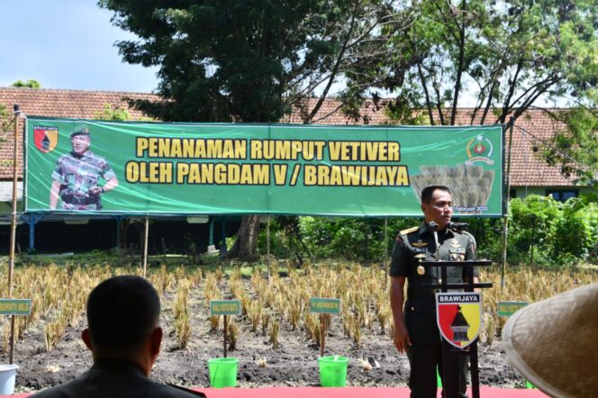 
					Dodik Bela Negara Rindam V/Brawijaya Mulai Dihiasi Vetiver