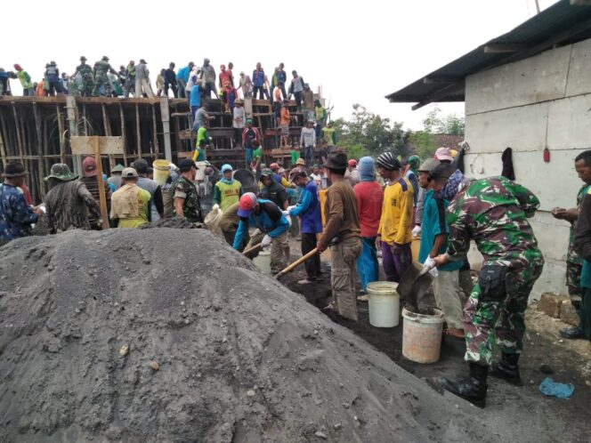 
					Tingkatkan Mutu Pendidikan, Koramil Solokuro Percepat Pembangunan Sekolah