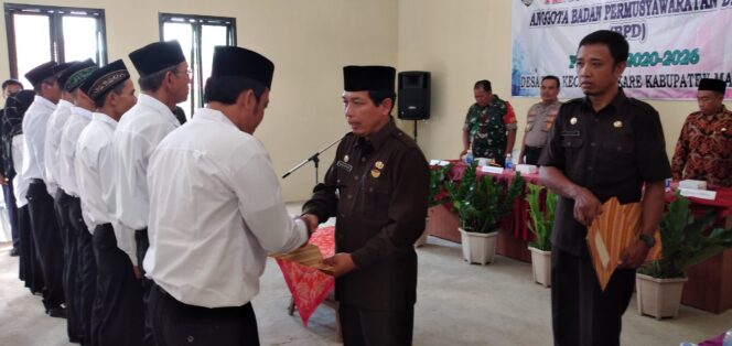 
					Camat Kare Lantik 7 Anggota BPD Desa Bolo Madiun