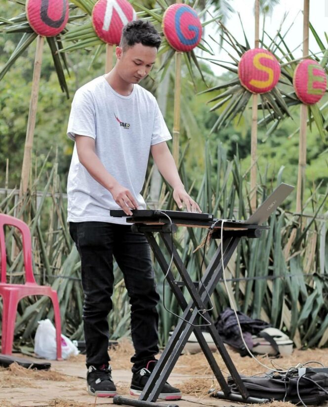 
					Experimen Vian Harmonic Guru Seni Budaya Lampung Bikin Viral