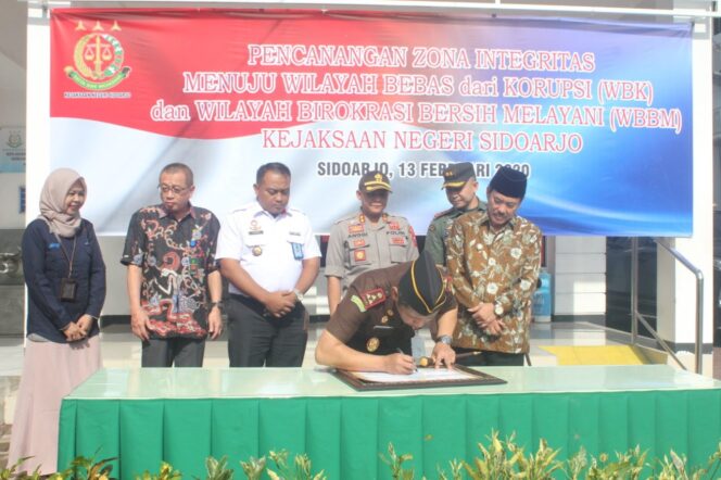 
					Kejaksaan Negeri Sidoarjo Canangkan WBK WBBM