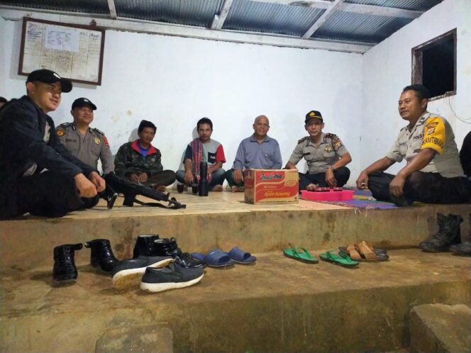 
					Patroli Malam “Kapolsek Sekincau Beserta Jajaran” Sambangi Beberapa Pos Kampling