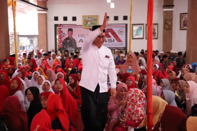 
					Undang Ustad Solmed, “Mukhlis Basri” Gelar Pengajian di Kampung Halaman
