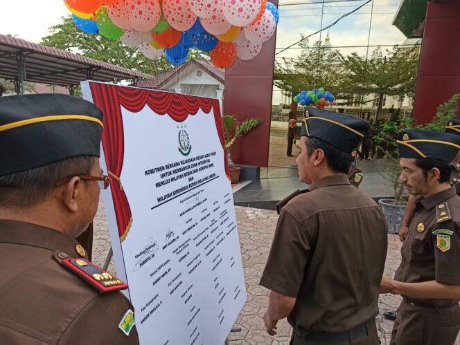 
					Penandatanganan Fakta Integritas Kejaksaan Negeri Aceh Timur