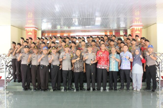 
					Siswa Latja Diktukba SPN Kemiling Polres Lampung Barat Audensi Di Kantor Bupati Lambar