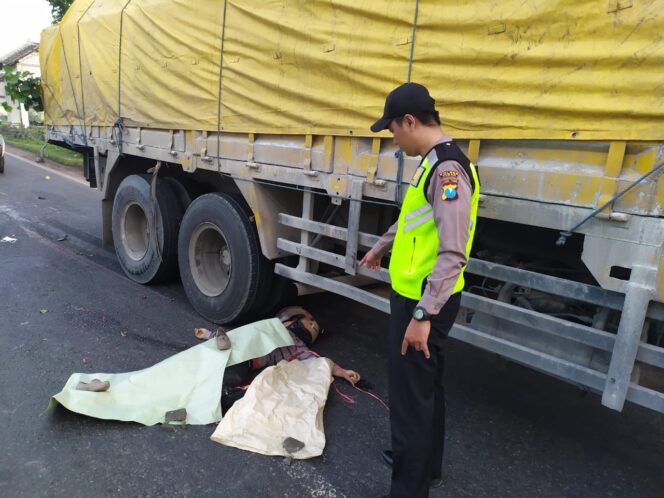 
					Pemotor Tewas Setelah Tabrak Truk Tronton PT.SILOG.