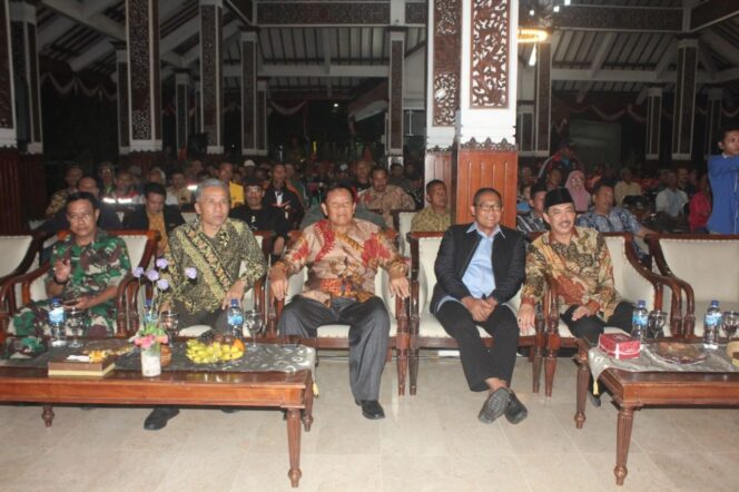 
					Peringati Hari Jadi ke 161 Pemkab Sidoarjo Gelar Wayang Kulit