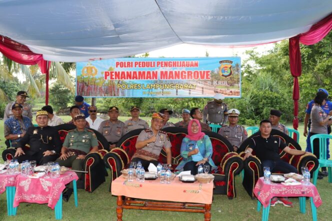 
					Sukseskan Program Polri, Polres Lambar Tanam 2.500 Pohon Mangrove di Muara Pantai