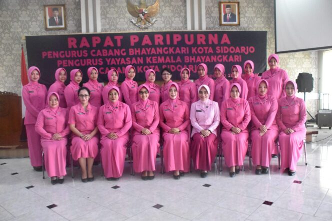 
					Rapat Paripurna Pisah Sambut Ketua Bhayangkari Cabang Kota Sidoarjo