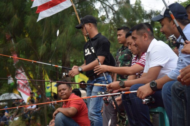 
					Ony Anwar, Buka Mancing Golek Iwak Yonarmed 12 /Divif 2 Kostrad