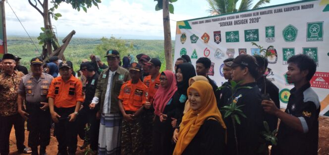 
					LPBI NU Bersama Camat Kare Madiun Gelar Sedekah Oksigen Tanam 3000 Pohon