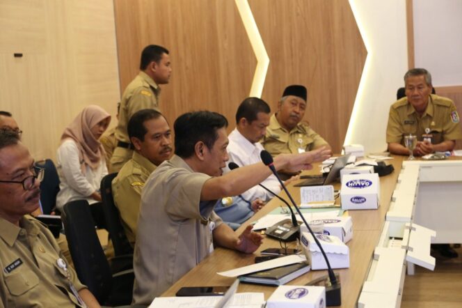 
					PEMKAB TUBAN GELAR RAKOR PENANGANAN COVID-19
