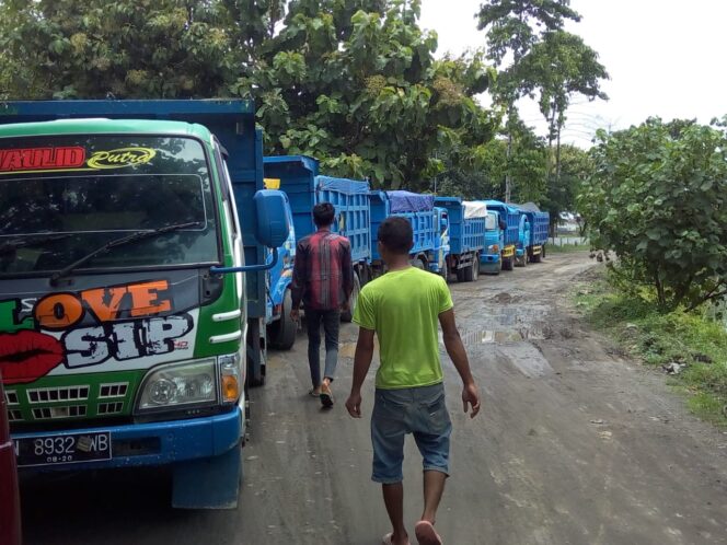 
					Warga Pepe Sedati Hentikan Pengurukan Perumahan