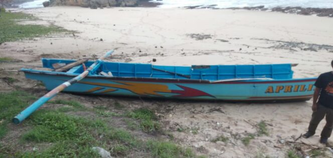 
					Kejadian Laka Laut Di Pantai Kasab Pringkuku Kabupaten Pacitan