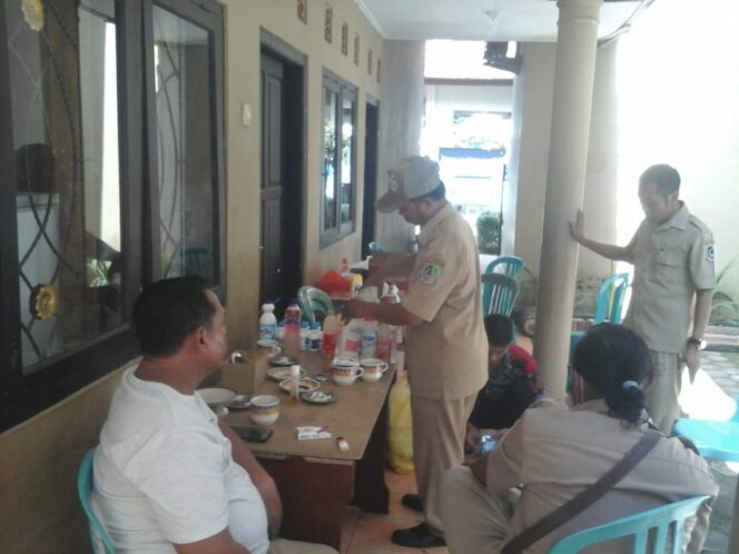 
					Pemerintah Desa Patoman Siapkan Layanan Semprit Disinfektan Untuk Warganya