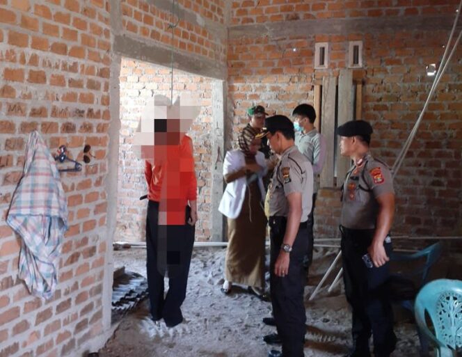 
					Diduga Gantung Diri Seorang Warga Tebaliokh Ditemukan Meninggal Dunia