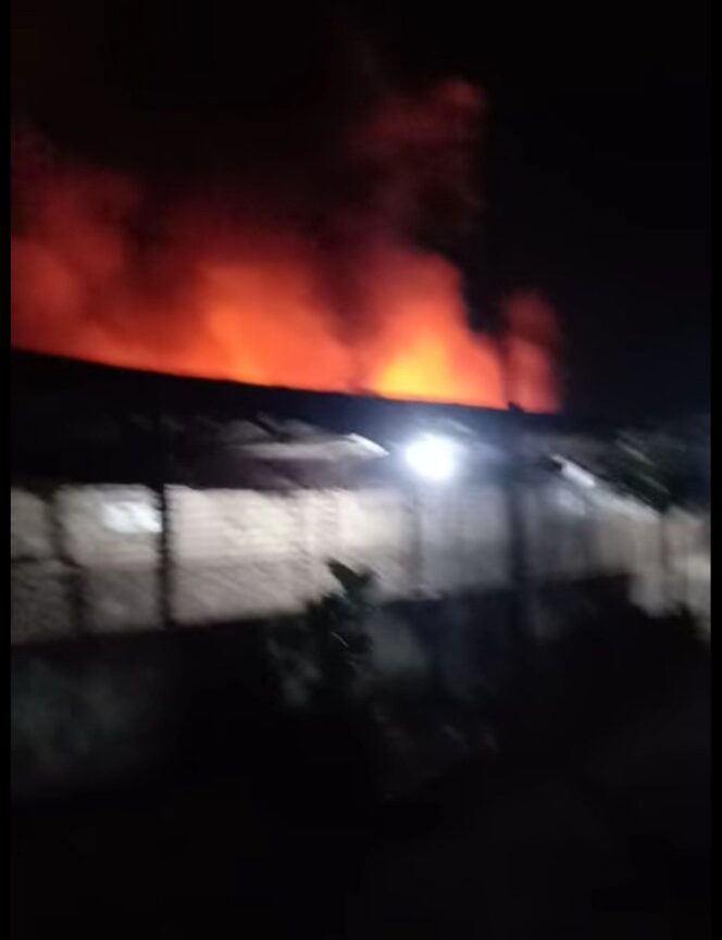 
					Pasar Baru Tuban Terbakar.