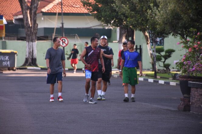 
					Terapkan Social Distancing di Setiap Kegiatan