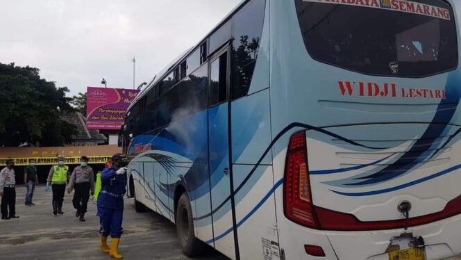 
					Polres Tuban Periksa Kendaraan Dan Penumpang Dari Luar Wilayah.